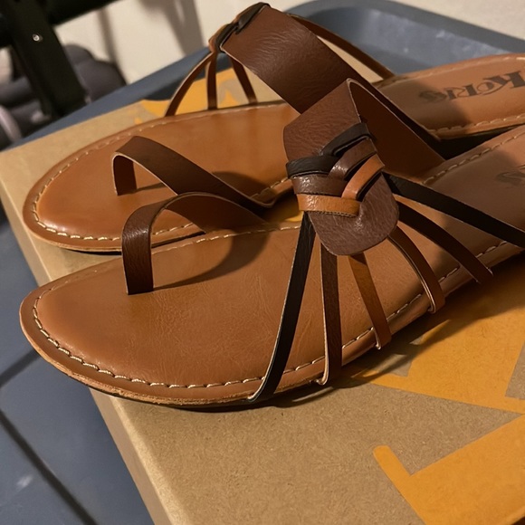 NWOT Korks sandal size 10 - Picture 4 of 4